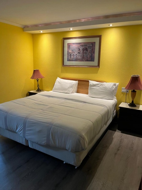 777 Motor Inn image 2